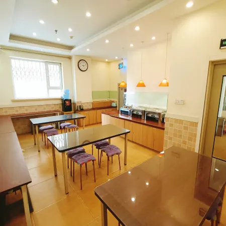 Homeinn Hotel (Baishan Railway and Coach Terminal)