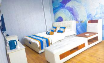 Yongcheng Lily Theme Hotel