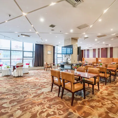 Binhe Grand Hotel (Tianshui High-Speed Railway South Station)