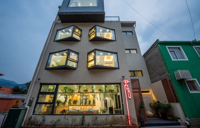 Yesanpo Junshe Homestay (Bailixia Station)