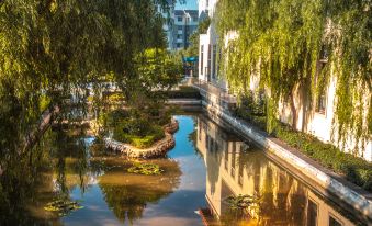 Zhongzhou Leading Hotel