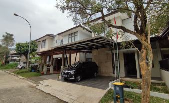 Atmosfer Guest House Sentul by Ruang Nyaman