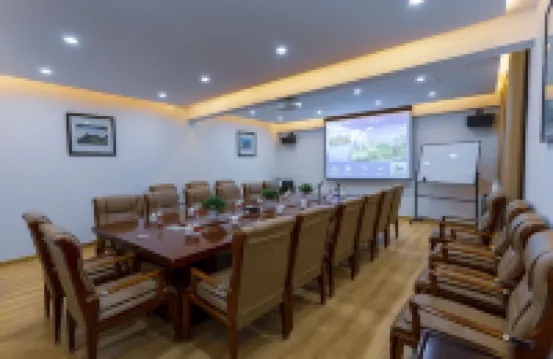 우당 후이허 호텔 (우당산 관광지 입구 지점)
