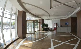 Homeinn Superior Yun Hotel (Dandong Yalu River Moon Island Anton Old Street)