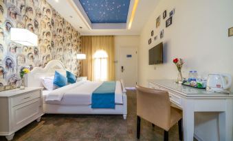 Longhai Yuelaiden Hotel