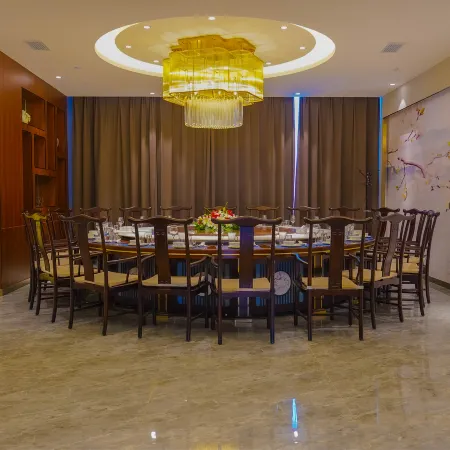 Yilong Hotel (Fuhai Wulunguhu Park Branch)