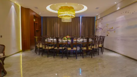 Yilong Hotel (Fuhai Wulunguhu Park Branch)