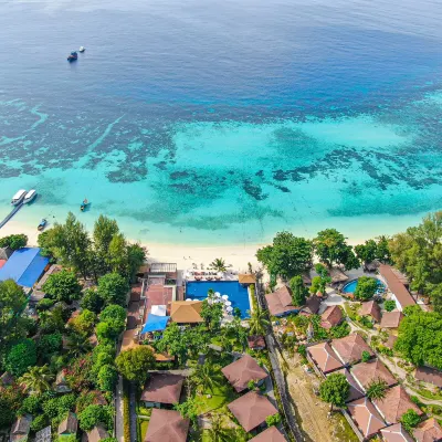 Akira Lipe Resort - อาคีรา หลีเป๊ะ รีสอร์ท โรงแรมใกล้ร้านอาหารรักษ์เล