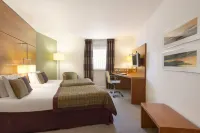 Ramada Plaza by Wyndham Wrexham Hotels in Llantysilio