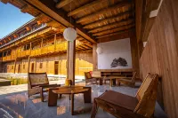 Yongding Earth Building Duilu · Shengheng Building World Heritage Home Stay - 바