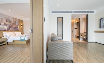 City Comfort Inn Hotel (Yueyang Pingjiang Nanjiang Fulong Pedestrian Street)