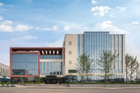 Shaohua jinjiang Hotel Отели рядом с достопримечательностью «Sichuan Vocational College of Science and Technology (Western District)»