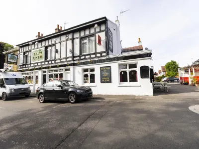 Old Oak Tree Inn Hotels near Guru Nanak Road Gurdwara - Sri Guru Singh Sabha Southall