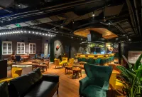 Robin Nobin Tianjin Airport