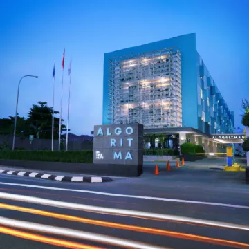Algoritma Hotel Hotel dekat JM Kenten
