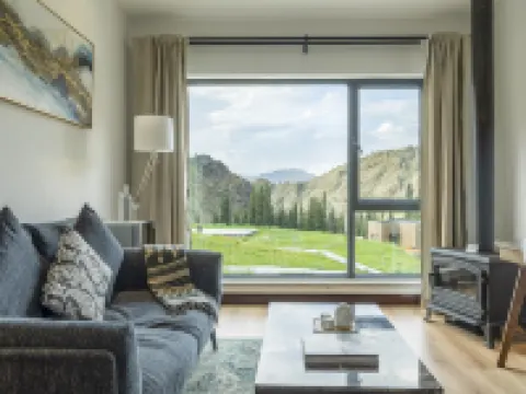 温泉賽里木湖克魯格野奢營地 温泉縣酒店