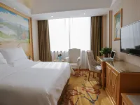 維也納飯店（萊蕪汽車總站店） 萊蕪汽車總站附近的飯店