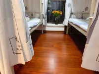 Hongshan 6979 Girls' Youth Apartment (Shenzhen North Station Branch)