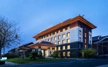 The GiorgioMorandi Hotels (Weifang Hanting High-speed Railway North Station) Отели рядом с достопримечательностью «Yangjiabu Folk Art Grand View Garden»