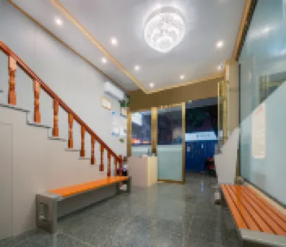 City First Station Smart Homestay (Fengshan Public Security Bureau Traffic Police Brigade)