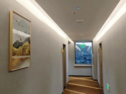 IU Hotel (Liulin 18 Meters Street) Hotels in Liulin