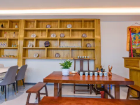 Shangri-La Banxia Time Homestay (Dukezong Ancient City Branch) Hotels in Shangri-La