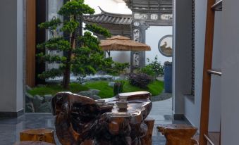 Guiyun Inn (Dali Ancient City South Gate)