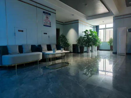 Titan E-sports Hotel (Shimen Lanyuan Plaza) Отели в г. Шимэнь