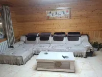 Arctic Village Snowman Chalet