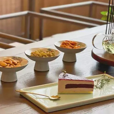 Huanpeng Holiday Hotel