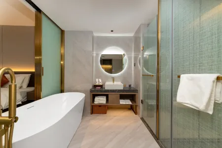 ALICE INTERNATION HOTEL Отели рядом с достопримечательностью «Haishou Island»