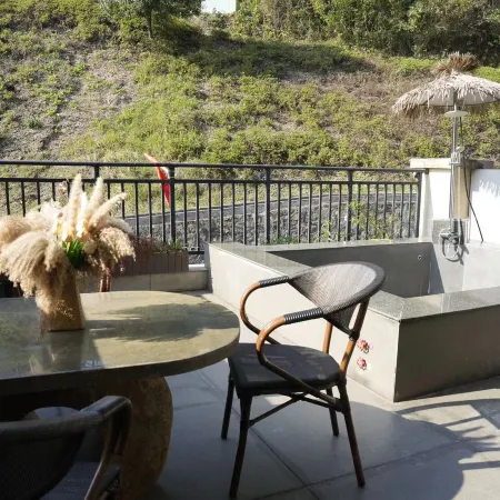 Puyu Private Hot Spring Villa (Wentang)