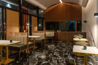 Chushan Light Residence Cultural Tourism Boutique Hotel Hotels in Heqing County