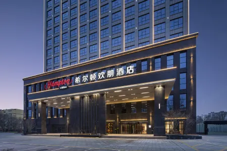Hilton Garden Inn Changji (Xinlong Building Branch)