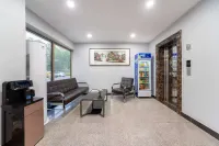Left Bank Hotel (Qihe County Oulebao Marine Polar World)