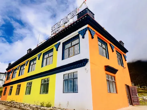 Gyirong Wuming Chinese Inn