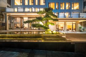 Libo Xiaoqikong Manga Rhythm: Thirteen Months Meeting in the Courtyard