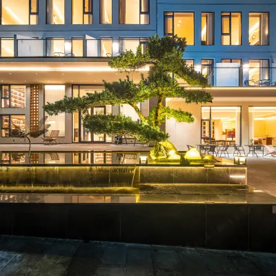 Libo Xiaoqikong Manga Rhythm: Thirteen Months Meeting in the Courtyard Hotels near Libodiandao Museum