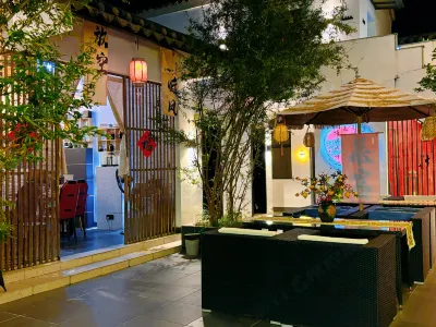 Chanyi Minfeng Hostel Hôtels à proximité de : Huangyuxiang Memorial Pavilion