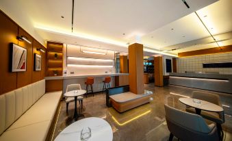TuKe Light Stay Hotel (Kunming Changhong West Road Huayang Home Furnishing Plaza Branch)