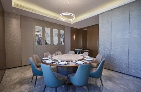 Jingbo Lake Four Seasons Lakeside Hotel