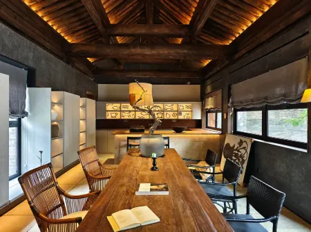 Sangrang Hot Spring Designer Inn