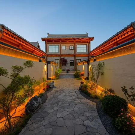 Autumn Whisper Hot Spring Shu Yuan Bed and Breakfast (Xinzhou Ancient City Branch)