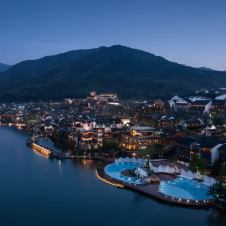 Hushan Mansion (Yixing Yao Hu Town Scenic Area)