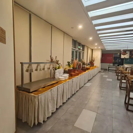 Guiyang Four Seasons · Yunqi | View High-altitude Scenic Hot Spring Hotel (Wuyue Plaza)