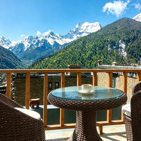 Yading Zhaxi Kongshu Tibetan Culture Theme Hotel