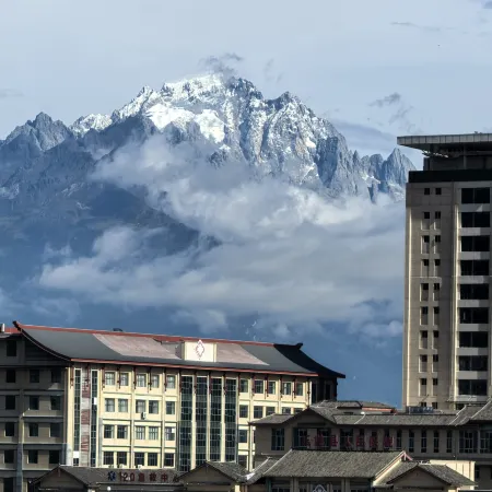 YunZaiNanDuan ShanHaiJian Int'l Holiday Hotel (Lijiang High-speed Rail Station Branch)