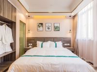 上海金万莱酒店 - 高级大床房