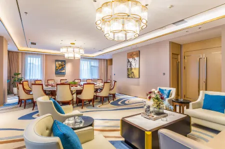 Chengde Tianbao Holiday Hotel Отели рядом с достопримечательностью «Eight Outer Temples»