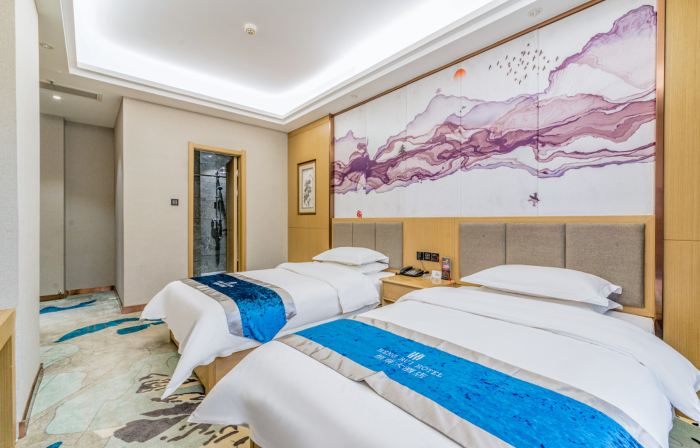 Hengrui Hotel (Yan'an Railway Station Nanniwan Airport)